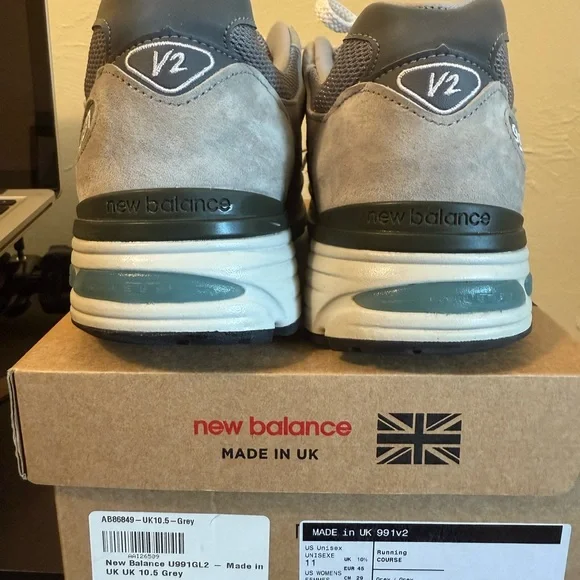 New Balance Gray Men's Shoes - Picture 4 of 6